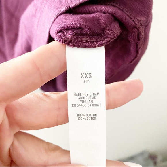 (NWOT) | Aerie | Oversized V Neck Boyfriend Tee - Picture 3 of 4